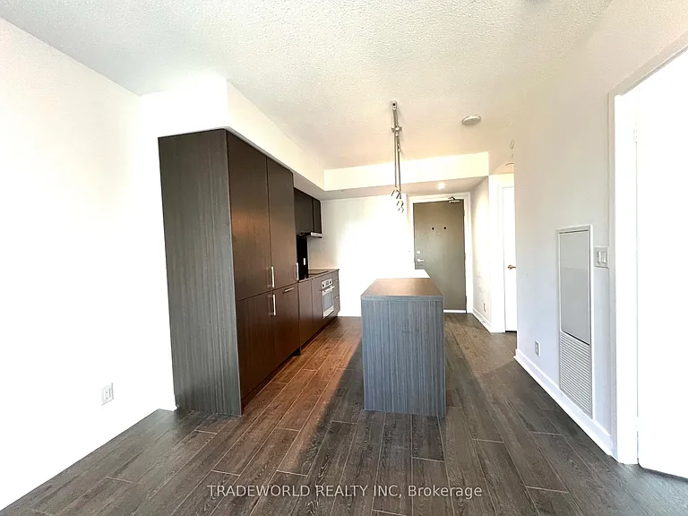 100 Harbour St #4203 — Photo 2