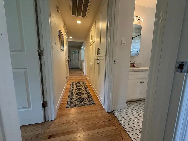 130 Brady Ct — Photo 24