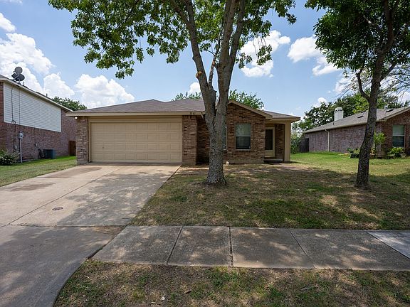 2nd image of 3841 Meredith Ln