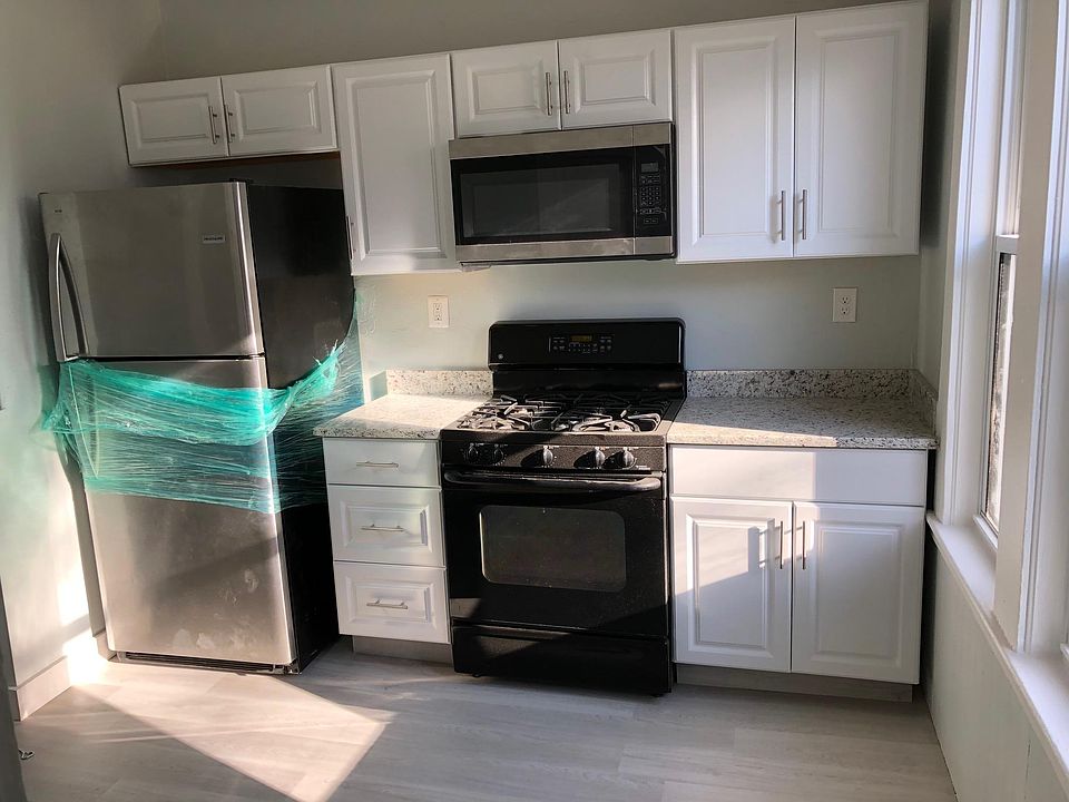 2nd image of 21 Fayette St APT 2