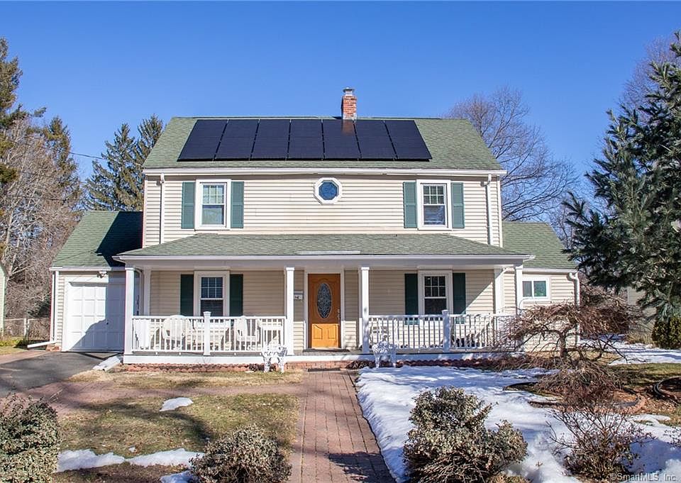 1st image of 12 Brookline Dr