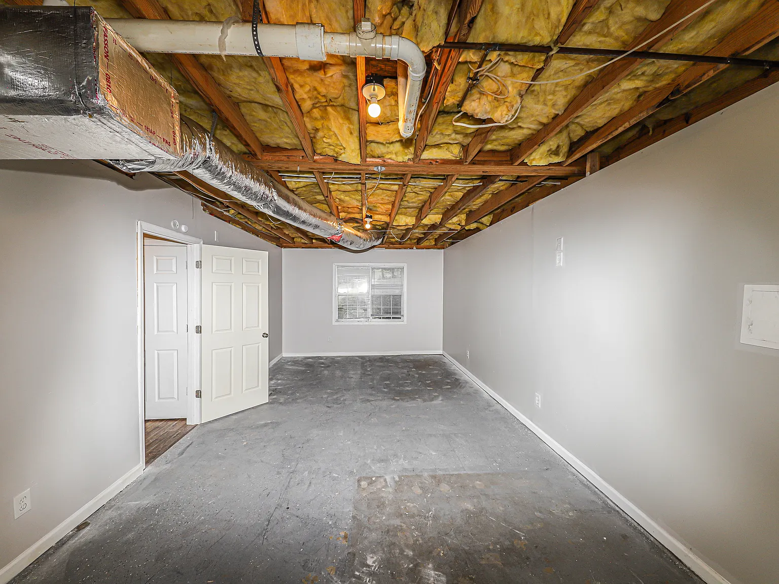 3 bed, 2.0 bath, 1100 sqft, $1,745 — Photo 3