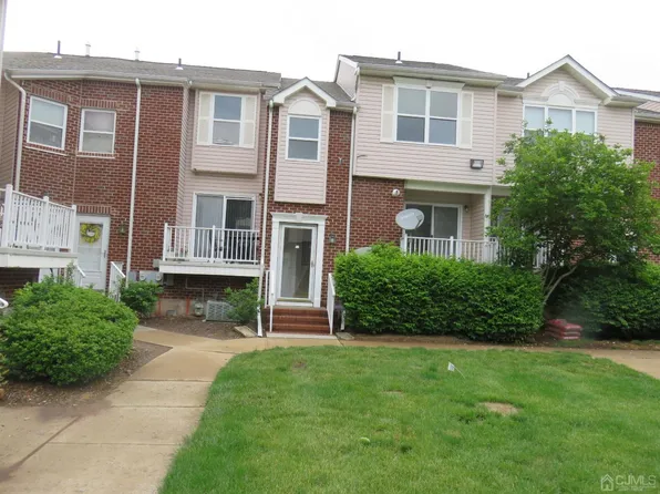 526 Great Beds Ct, Perth Amboy, NJ 08861