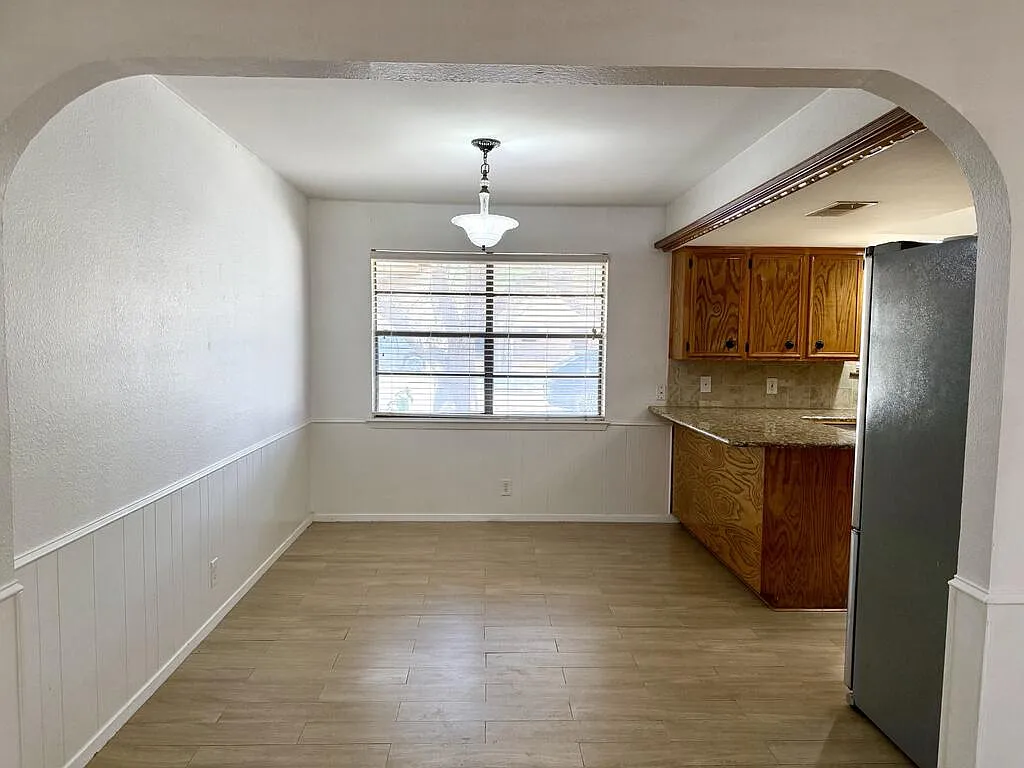 4 bed, 3.0 bath, 2038 sqft, $2,700 — Photo 2