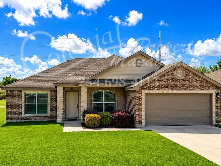 5204 Imperial Eagle Dr — Photo 1