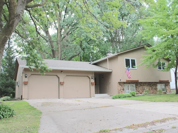 743 Ash St NE, Hutchinson, MN 55350