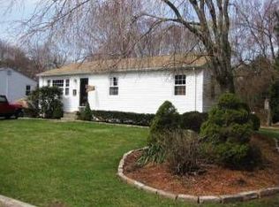 35 Douglas Cir, Smithfield, RI 02828