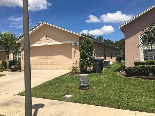2nd image of 2095 Royal Ridge Dr