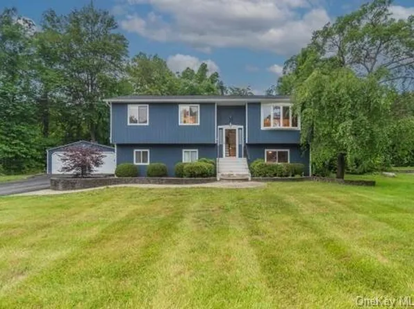 29 Fletcher Drive, Newburgh, NY 12550