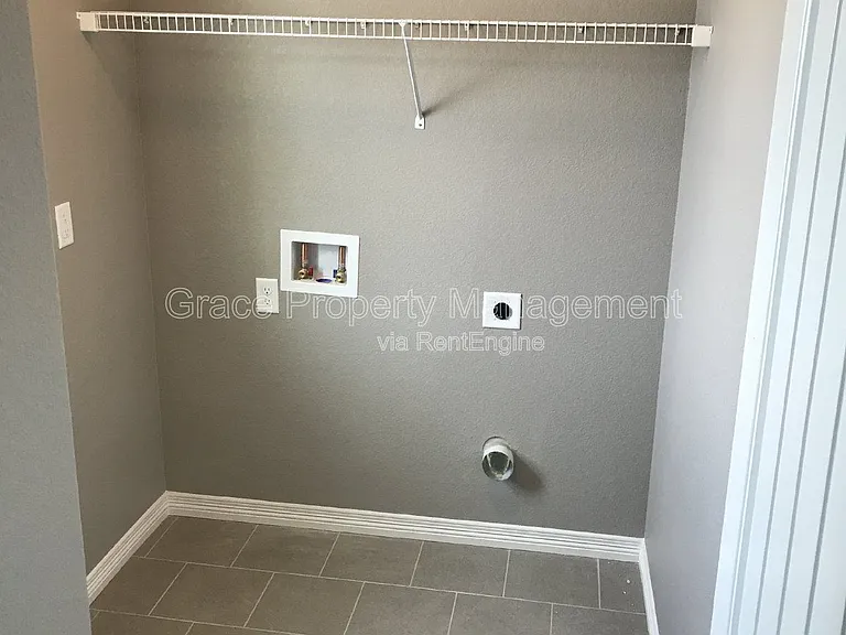 2063 Tabor St — Photo 14
