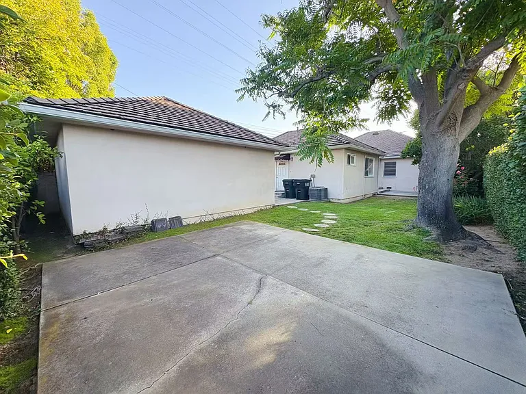2080 Robin Rd — Photo 24