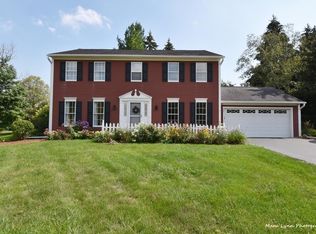 407 Timbers Cir, Saint Charles, IL 60174