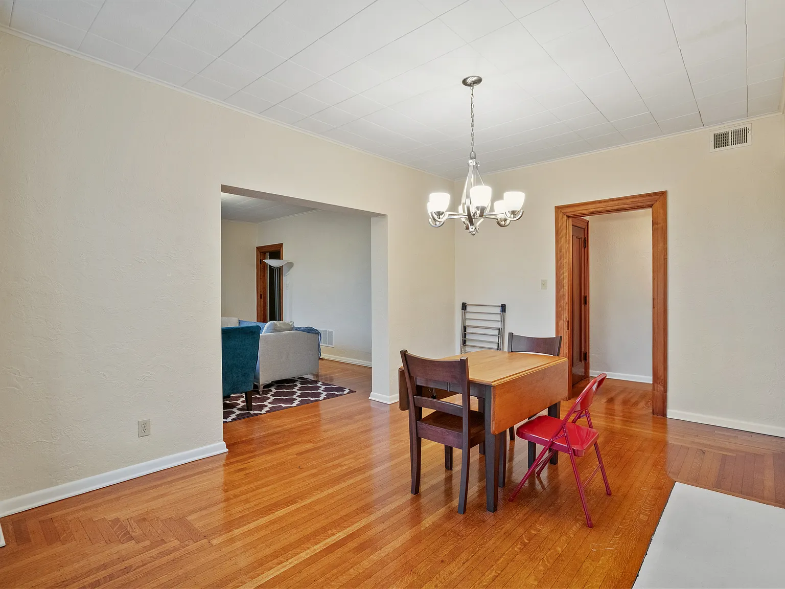 2 bed, 1100 sqft, $1,890 — Photo 4