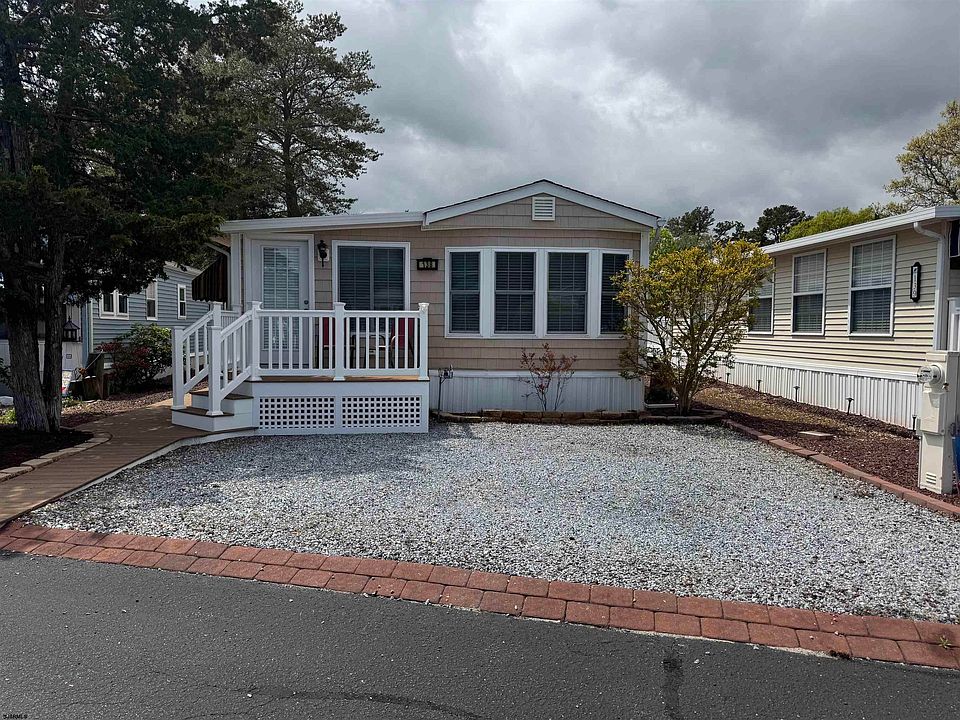 1st image of 138 Skimmer Ln