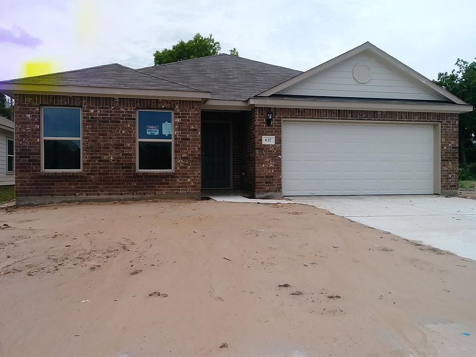 1st image of 637 E Fairway Lake Dr