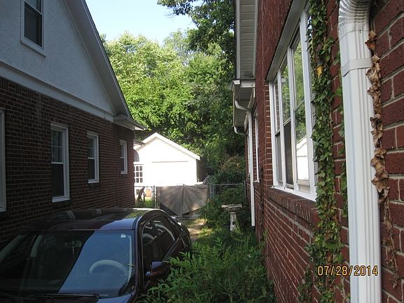 5th image of 206 S Tremont Dr
