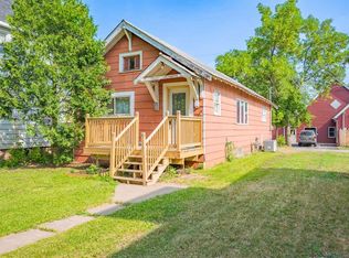 211 2nd St N, Hibbing, MN 55792