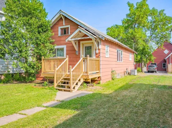 211 2nd St N, Hibbing, MN 55792