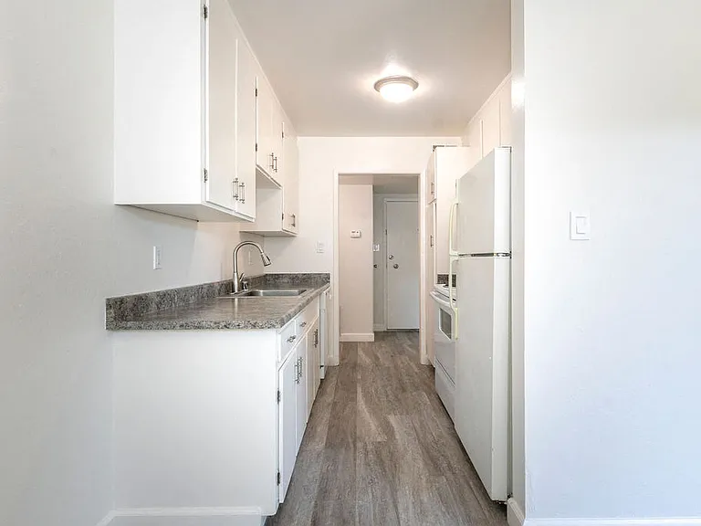 Solaris Apartments — Photo 33