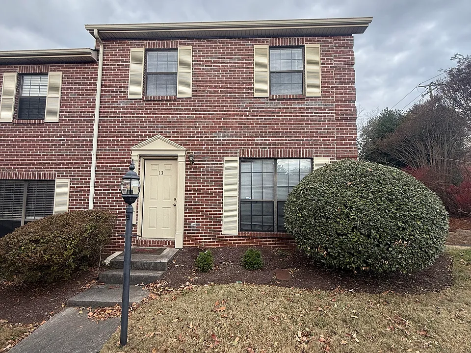 437 S Gallaher View Rd #13