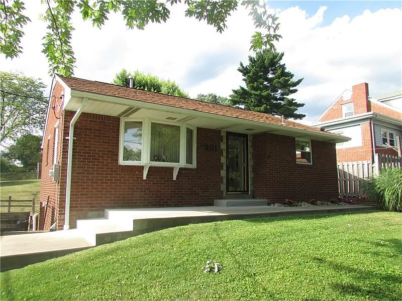201 Lincoln Hall Rd photo 1