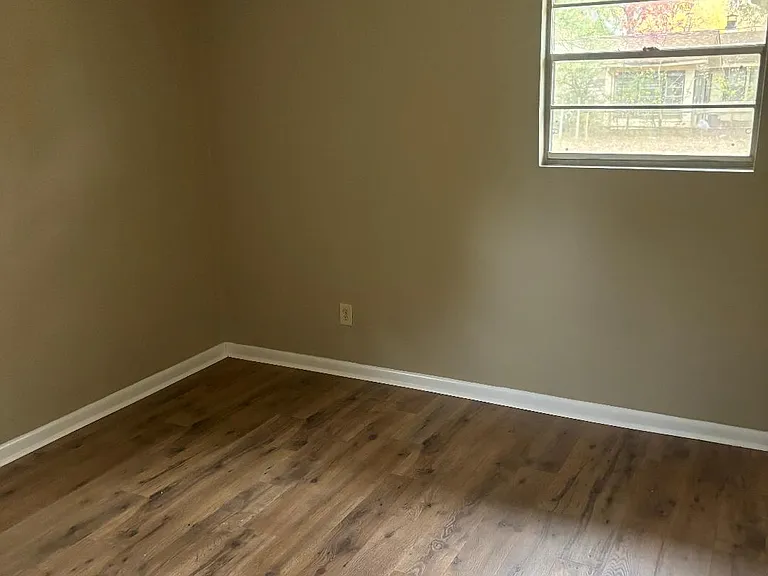 1400 W College Ave — Photo 3