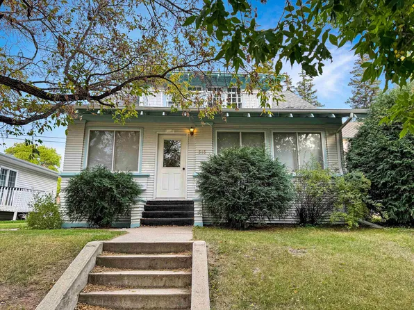515 2nd St SE, Minot, ND 58701