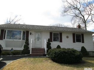30 Orchard Dr, Farmingville, NY 11738