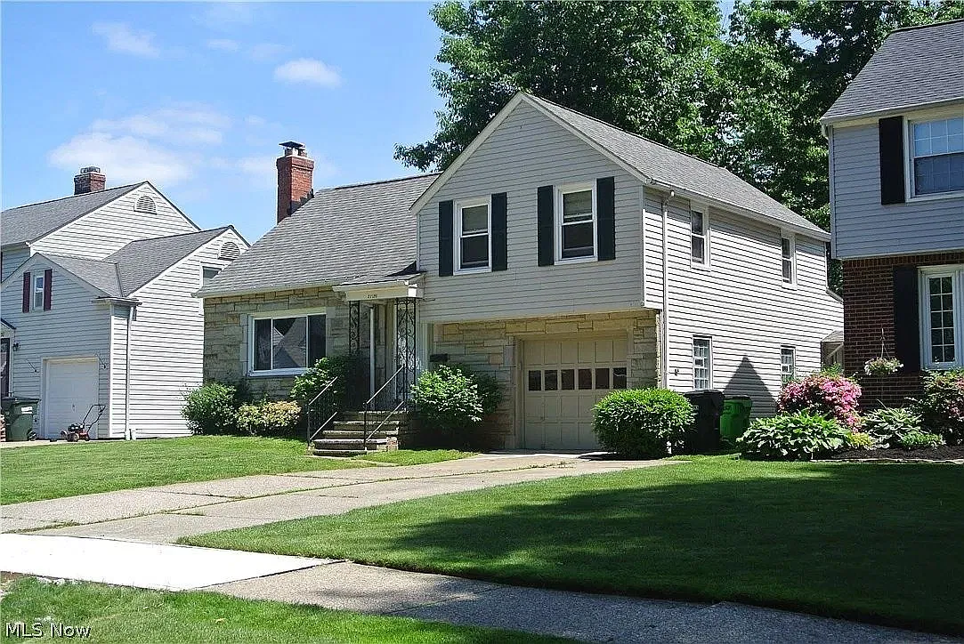 Charming 3BR, 2BA Single-Family Home for Rent in Euclid, OH — Photo 2