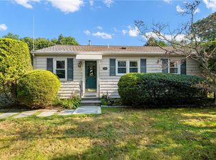 329 Wandsworth St, Narragansett, RI 02882