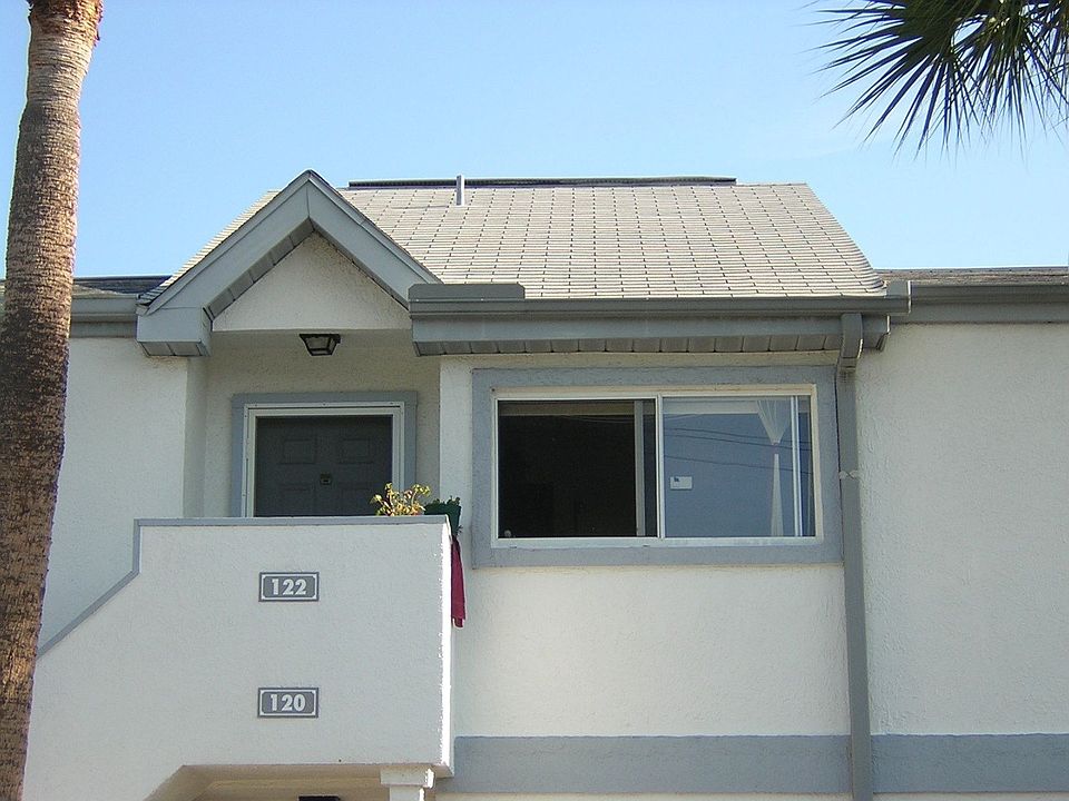 122 Beach Park Lane