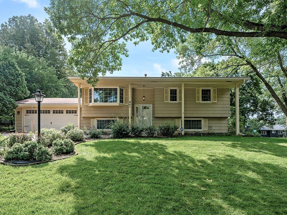 1st image of 901 Aspen Dr