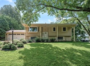 901 Aspen Dr, Burnsville, MN 55337
