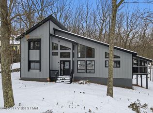 2260 Apley Ct, Bushkill, PA 18324