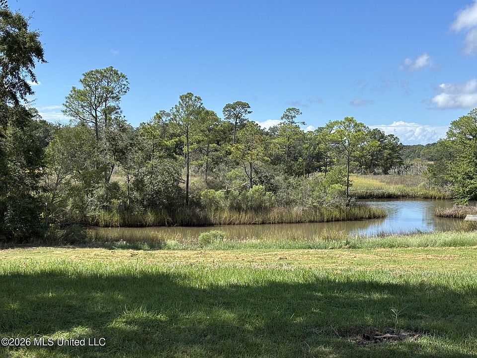 1st image of Tradewinds Dr