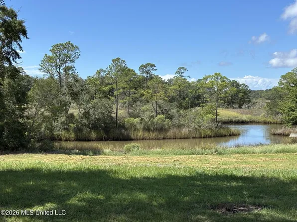 Tradewinds Dr, Gautier, MS 39553