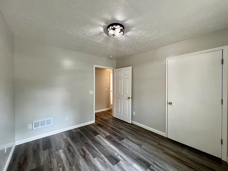 28 Sycamore Dr — Photo 18