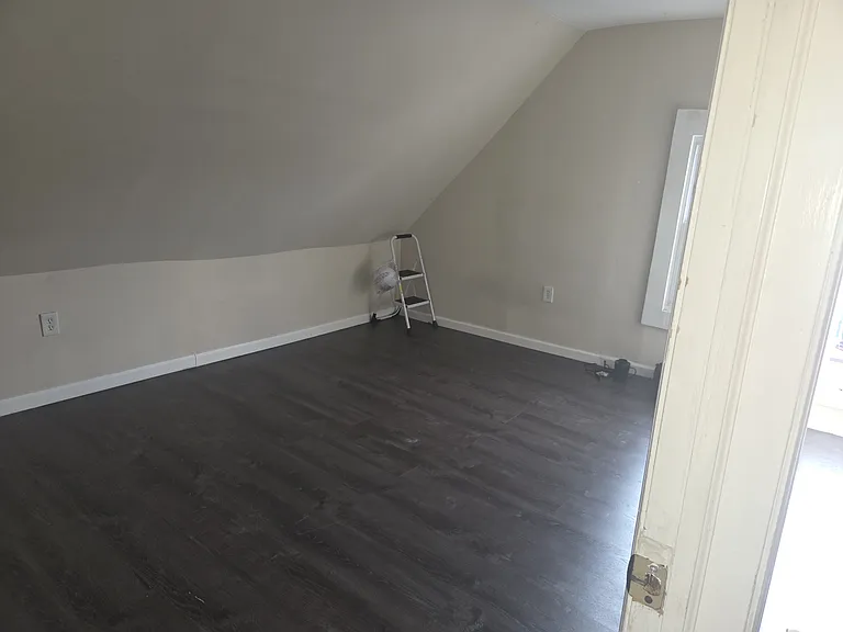 44 4th St #3-2 — Photo 7