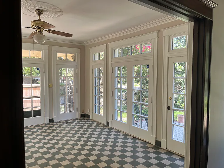 1889 Overton Park Ave #L — Photo 2