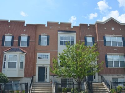 796 Station Blvd, Aurora, IL, 60504
