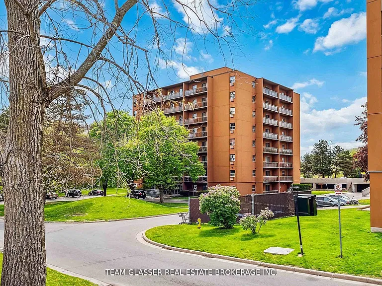 1560 Adelaide St N #152 — Photo 3