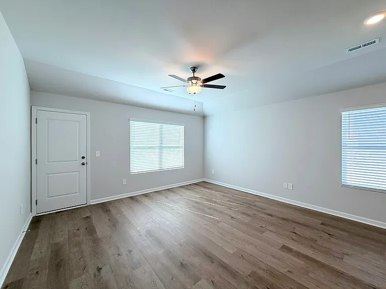 128 Challenger Way — Photo 10