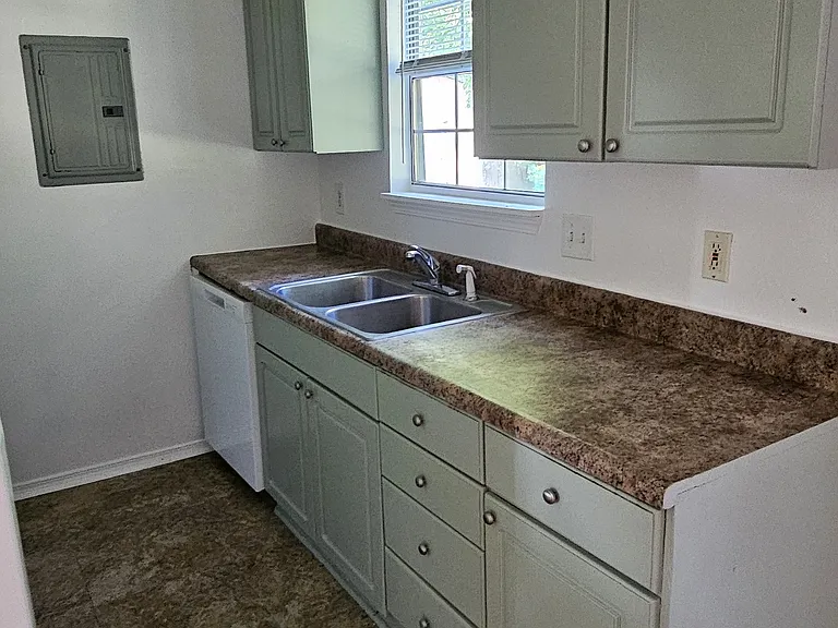 10125 Fournier Ave #B — Photo 6