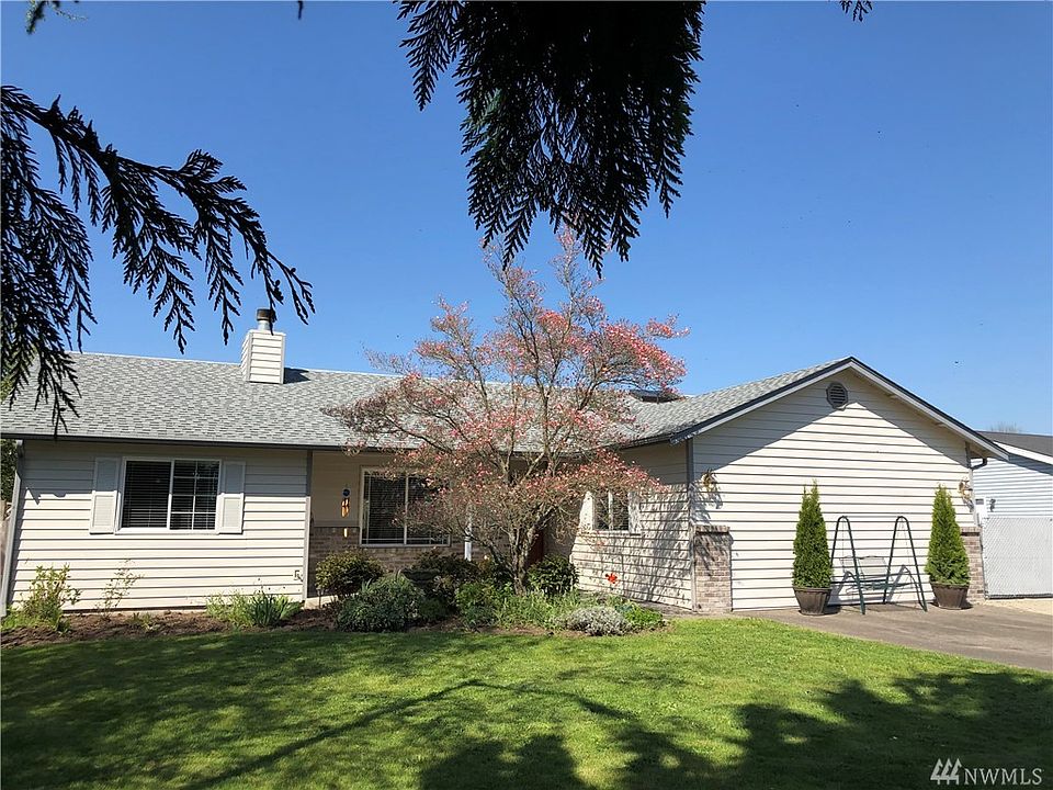 1st image of 125 118th St E