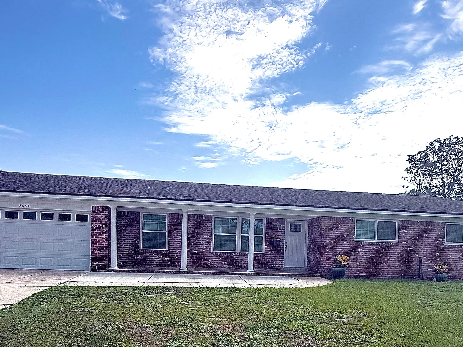 4 bed, 2425 sqft, $2,900 — Photo 1