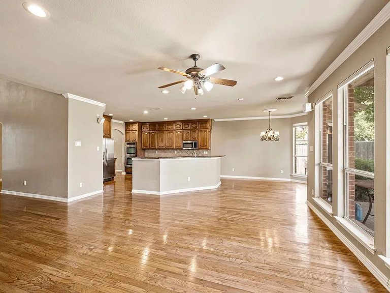 3316 Lexington Ave — Photo 35