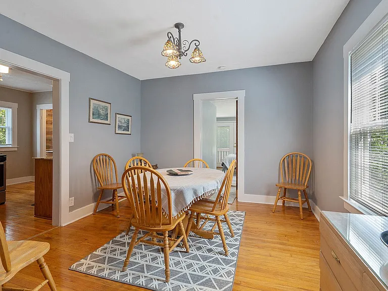 305 Arlington Ave — Photo 8