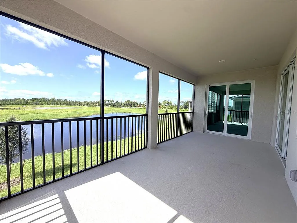 3 bed, 2.0 bath, 1741 sqft, $2,895 — Photo 2