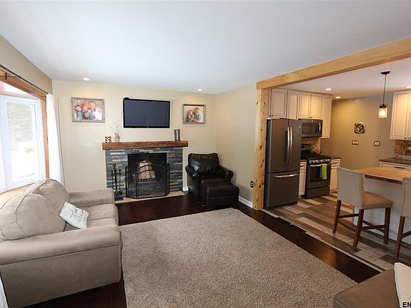 3rd image of 808 Harold St