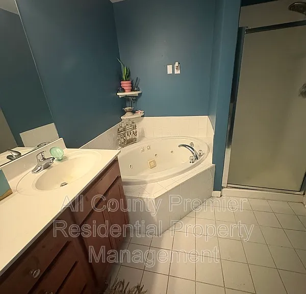 74 Oxford Ct — Photo 14
